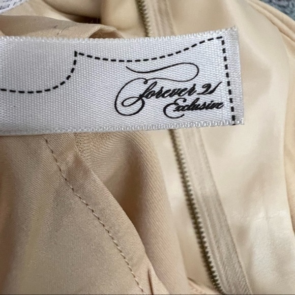 Forever 21 Jacket Womens Beige asymmetrical zip size small - Picture 8 of 10